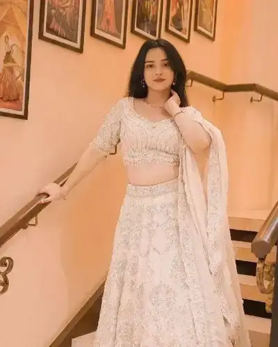 Escort Service In Brahmapuri